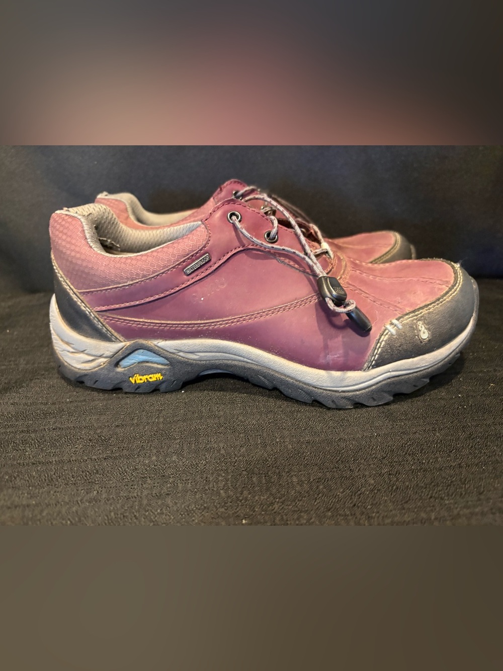 Ahnu Montara II Waterproof Hiking Shoes Burgundy Vibram Womens 7 USED